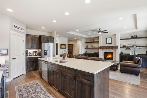 Tiny photo for 16507 Charlotte Day Drive, La Pine, OR 97739 (MLS # 220217013)