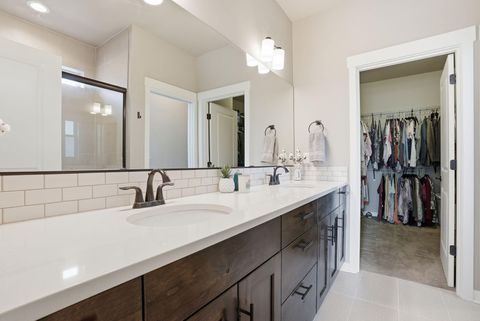 Tiny photo for 16507 Charlotte Day Drive, La Pine, OR 97739 (MLS # 220217013)