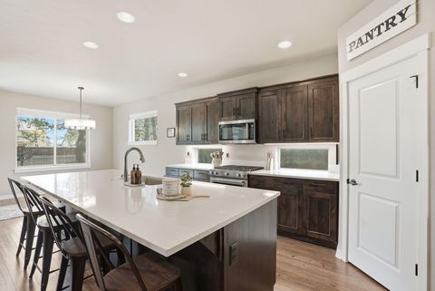 Tiny photo for 16507 Charlotte Day Drive, La Pine, OR 97739 (MLS # 220217013)