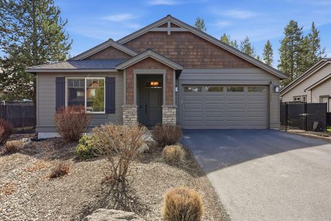Photo of 16507 Charlotte Day Drive, La Pine, OR 97739 (MLS # 220217013)