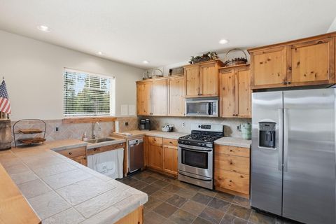 Tiny photo for 16507 Charlotte Day Drive, La Pine, OR 97739 (MLS # 220217013)