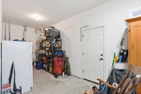Tiny photo for 16507 Charlotte Day Drive, La Pine, OR 97739 (MLS # 220217013)