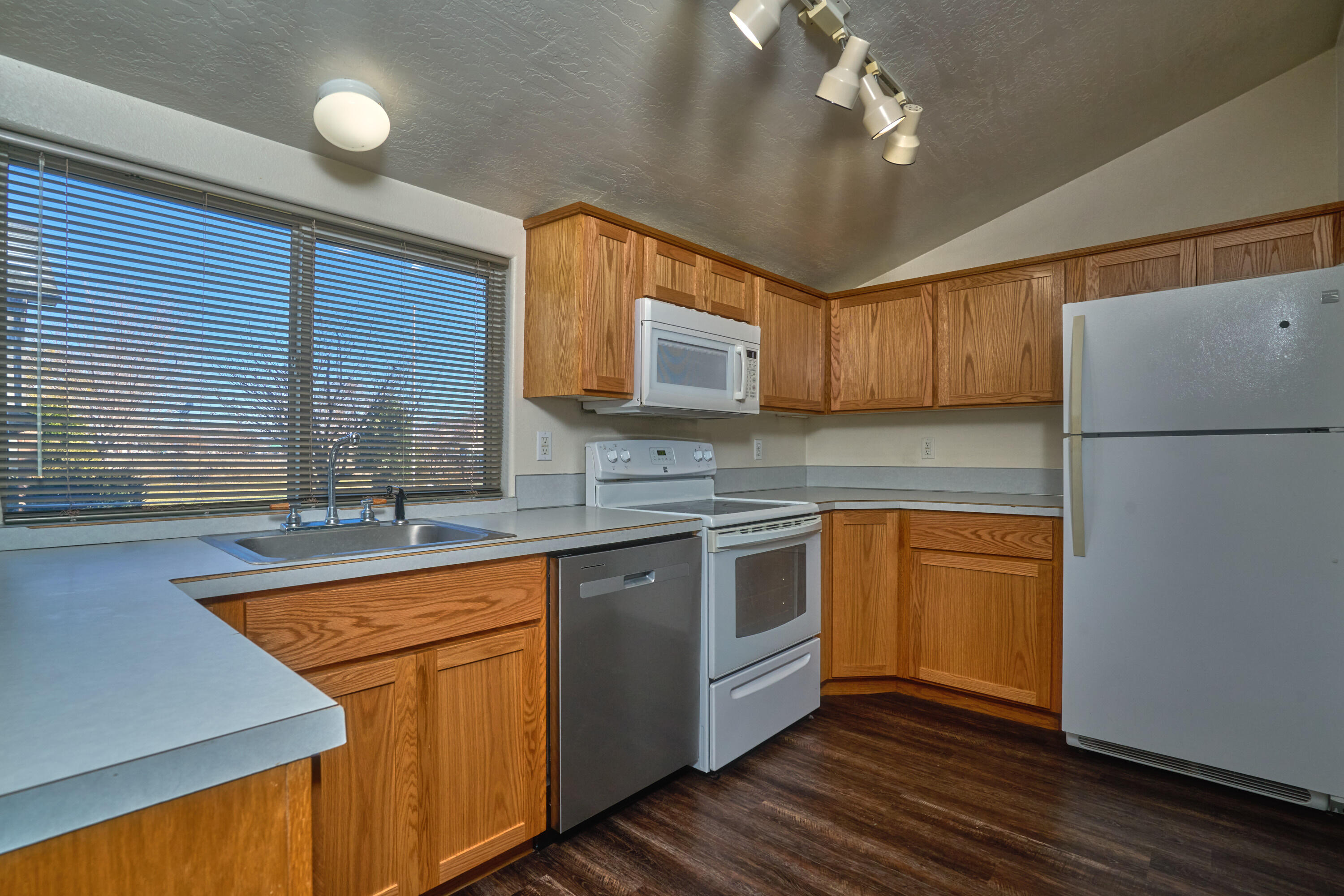 Russell Acres - Commercial Sale