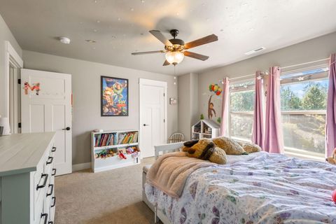 Tiny photo for 63326 Thoroughbred Place, Bend, OR 97703 (MLS # 220213305)