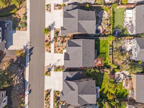 Tiny photo for 63326 Thoroughbred Place, Bend, OR 97703 (MLS # 220213305)