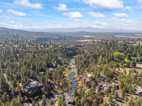 Tiny photo for 63326 Thoroughbred Place, Bend, OR 97703 (MLS # 220213305)