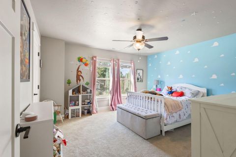 Tiny photo for 63326 Thoroughbred Place, Bend, OR 97703 (MLS # 220213305)