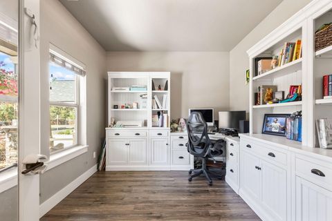 Tiny photo for 63326 Thoroughbred Place, Bend, OR 97703 (MLS # 220213305)