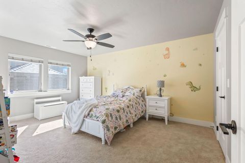 Tiny photo for 63326 Thoroughbred Place, Bend, OR 97703 (MLS # 220213305)