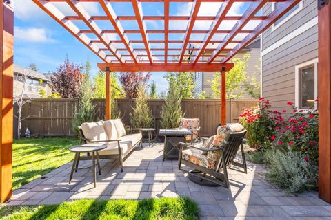 Tiny photo for 63326 Thoroughbred Place, Bend, OR 97703 (MLS # 220213305)