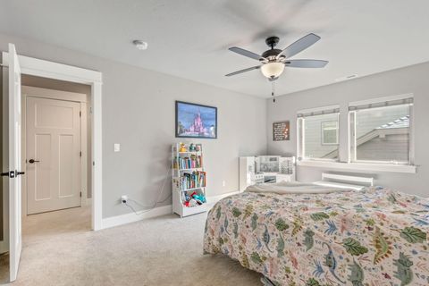 Tiny photo for 63326 Thoroughbred Place, Bend, OR 97703 (MLS # 220213305)