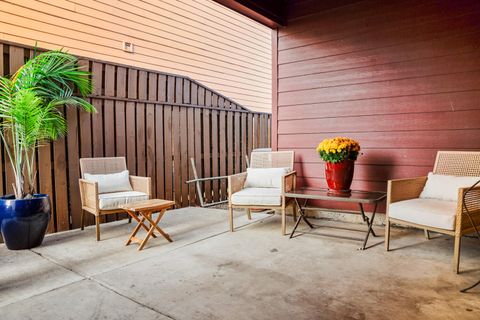 Tiny photo for 20456 Brentwood Avenue, Bend, OR 97702 (MLS # 220211980)