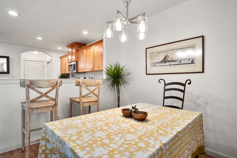 Tiny photo for 20456 Brentwood Avenue, Bend, OR 97702 (MLS # 220211980)