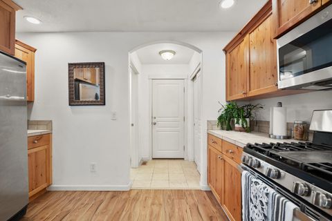 Tiny photo for 20456 Brentwood Avenue, Bend, OR 97702 (MLS # 220211980)