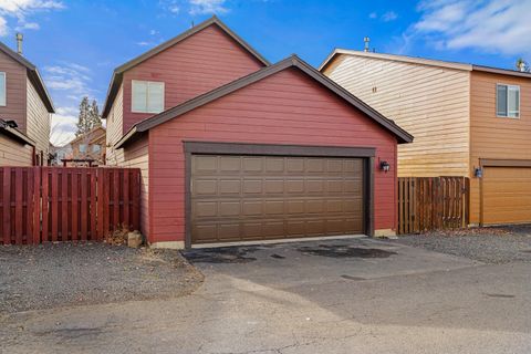 Tiny photo for 20456 Brentwood Avenue, Bend, OR 97702 (MLS # 220211980)
