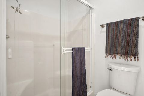 Tiny photo for 20456 Brentwood Avenue, Bend, OR 97702 (MLS # 220211980)