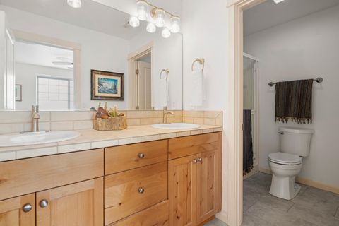 Tiny photo for 20456 Brentwood Avenue, Bend, OR 97702 (MLS # 220211980)