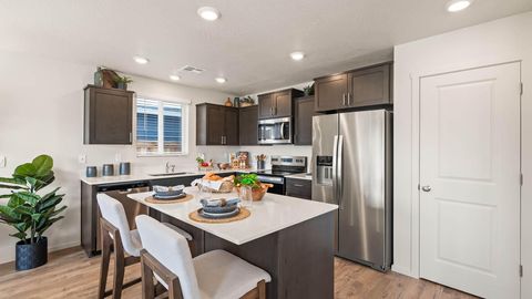 Tiny photo for 2650 Addysen Pk Way, Medford, OR 97501 (MLS # 220219346)