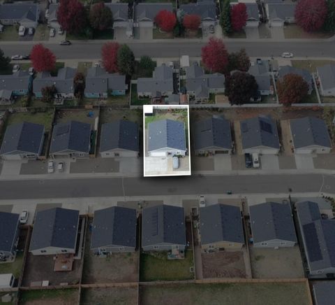 Tiny photo for 7929 Jacqueline Way, White City, OR 97503 (MLS # 220211505)