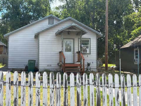 Photo of 223 Mortimer Street, Klamath Falls, OR 97601 (MLS # 220224085)