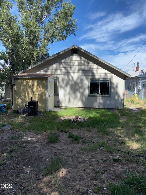 Tiny photo for 223 Mortimer Street, Klamath Falls, OR 97601 (MLS # 220224085)