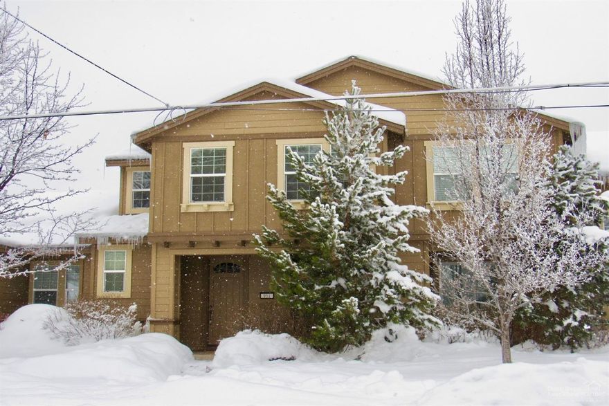 Fantastic opportunity to own a grandfathered/transferable vacation rental with a great rental history! Fully furnished, turn key 3 bedroom 2.5 bath townhome in a great location just steps to the Old Mill, the Deschutes River Trail and Les Schwab Ampitheater. Open great room floorplan with gas fireplace, three spacious bedrooms upstairs, fenced yard with hot tub, and a two car garage...Even the bikes and golf clubs are included! Call today so we can be sure to get you in to see it between current reservations. Don't miss this one!