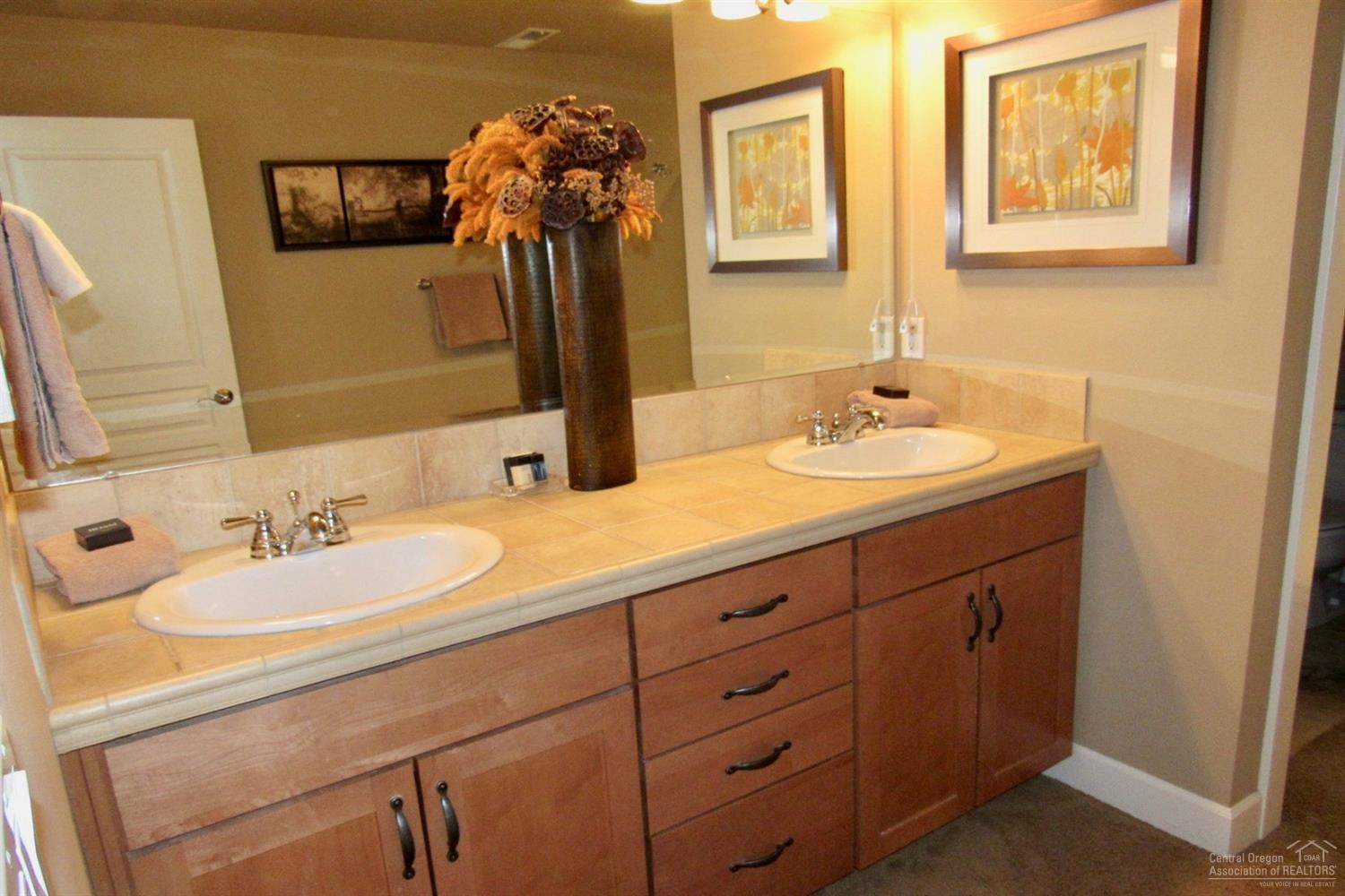 The Bluffs River Ben - Residential