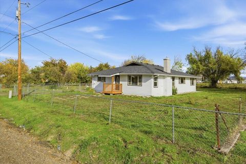 Tiny photo for 5156 Peace Lane, Central Point, OR 97502 (MLS # 220220033)