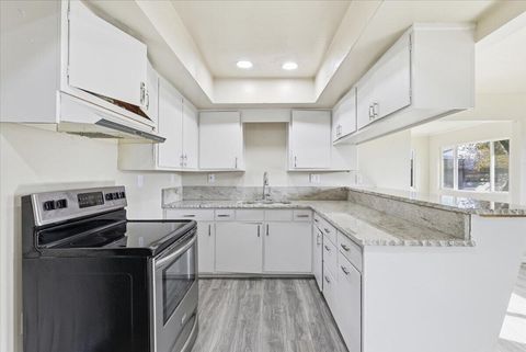 Tiny photo for 5156 Peace Lane, Central Point, OR 97502 (MLS # 220220033)