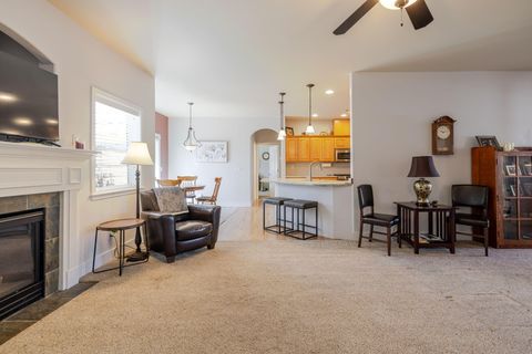 Tiny photo for 2241 SE Pilatus Lane, Bend, OR 97702 (MLS # 220219747)