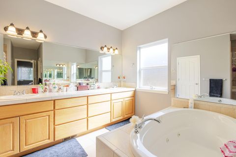 Tiny photo for 2241 SE Pilatus Lane, Bend, OR 97702 (MLS # 220219747)