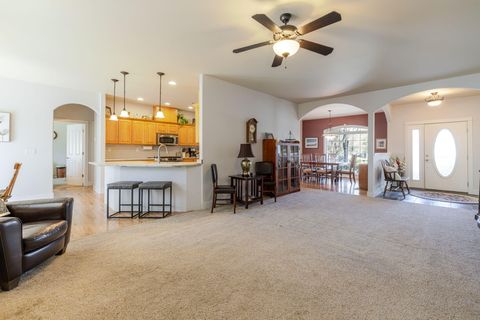 Tiny photo for 2241 SE Pilatus Lane, Bend, OR 97702 (MLS # 220219747)