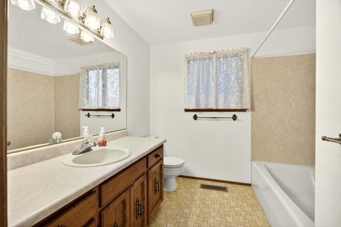 Tiny photo for 420 Garfield Street, Medford, OR 97501 (MLS # 220211638)