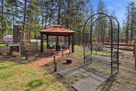Tiny photo for 69566 Halter, Sisters, OR 97759 (MLS # 220217834)