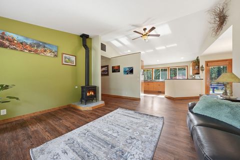 Tiny photo for 69566 Halter, Sisters, OR 97759 (MLS # 220217834)