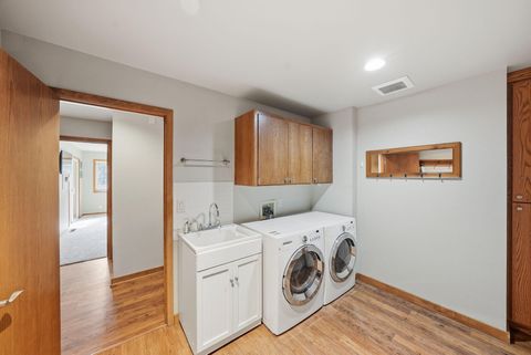 Tiny photo for 69566 Halter, Sisters, OR 97759 (MLS # 220217834)