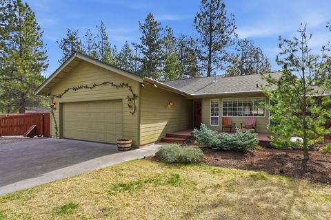 Photo of 69566 Halter, Sisters, OR 97759 (MLS # 220217834)