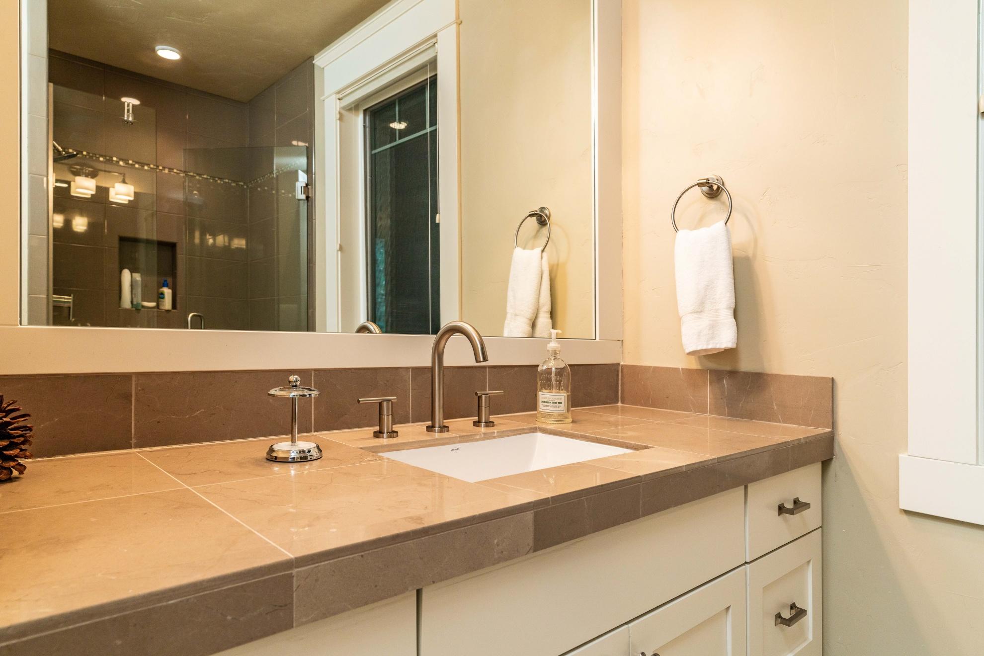 Skyliner Summit - Residential