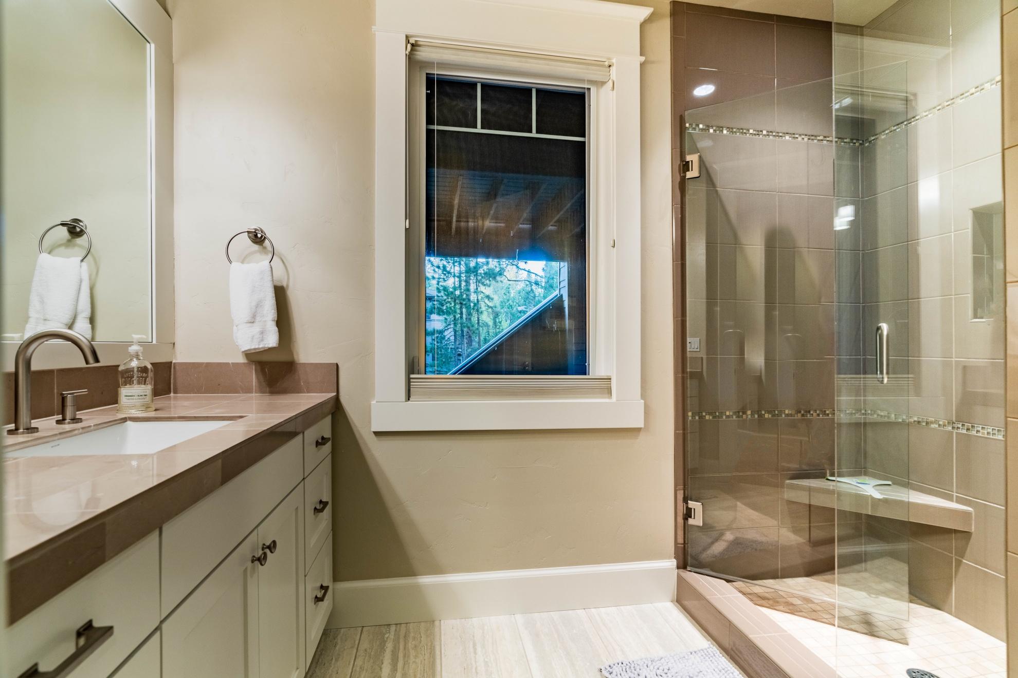 Skyliner Summit - Residential