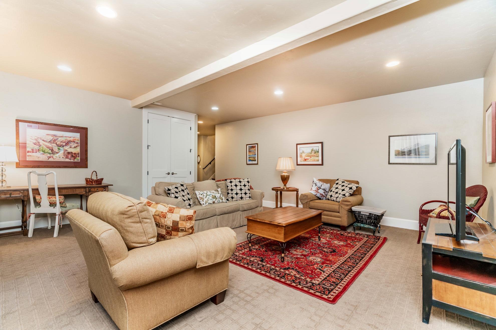 Skyliner Summit - Residential