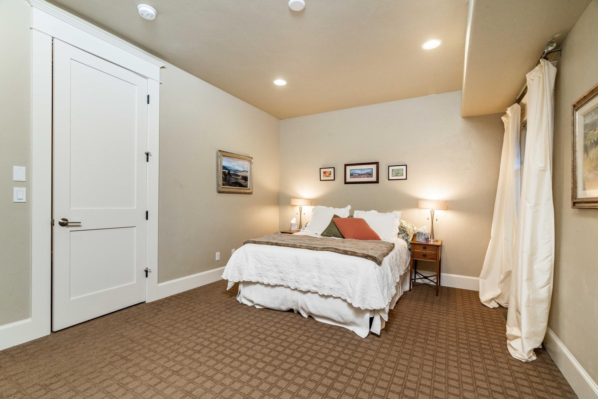 Skyliner Summit - Residential