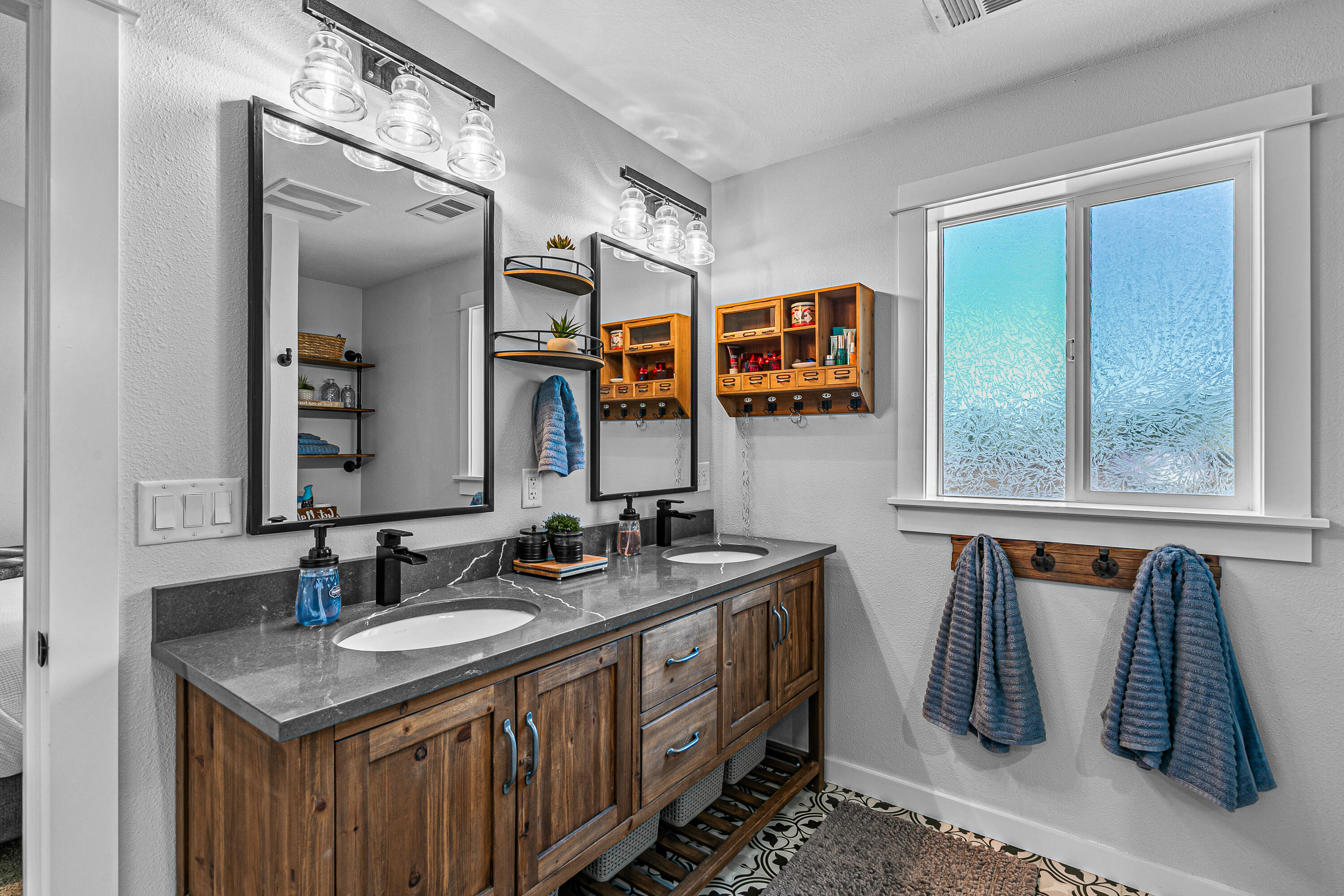 Oakview Village - Residential