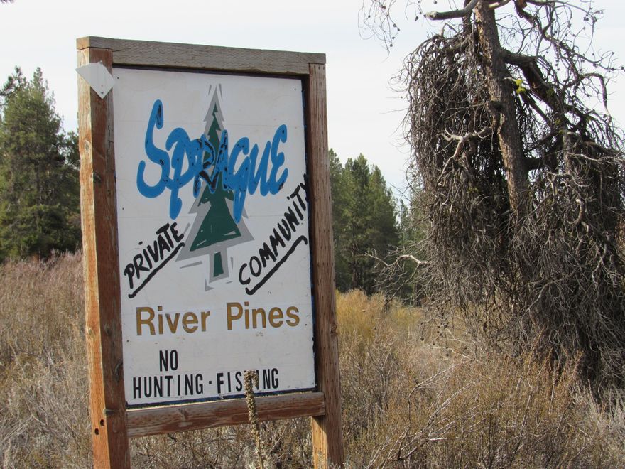 .99 acre with access to the Sprague River for kayaking, fishing, other sports . Lots of walking areas in the common area . Build your dream home or place a manufactures home. Close to forest service and close to a smalll community.