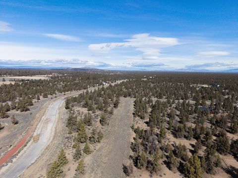 63725 Hughes Road Bend OR 97701