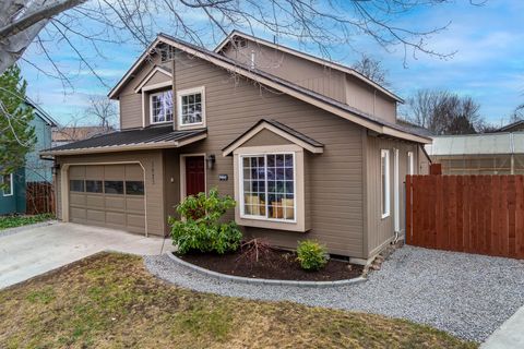 Tiny photo for 3023 NE Lansing Court, Bend, OR 97701 (MLS # 220212600)