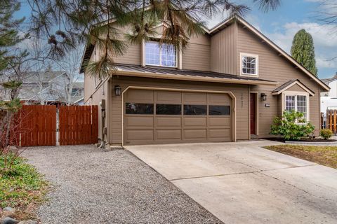 Tiny photo for 3023 NE Lansing Court, Bend, OR 97701 (MLS # 220212600)
