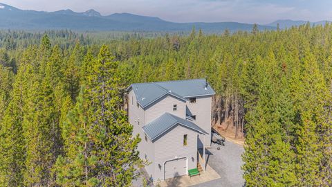 Tiny photo for 142016 Blue Sky Way, Crescent Lake, OR 97733 (MLS # 220215429)