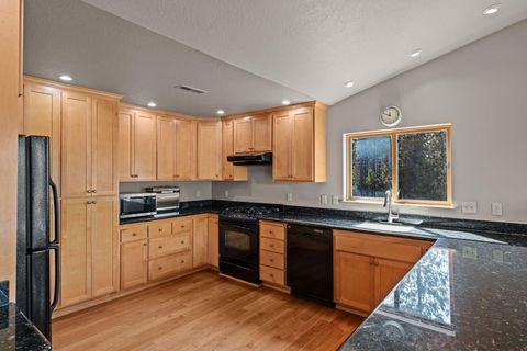 Tiny photo for 142016 Blue Sky Way, Crescent Lake, OR 97733 (MLS # 220215429)