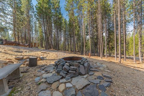 Tiny photo for 142016 Blue Sky Way, Crescent Lake, OR 97733 (MLS # 220215429)