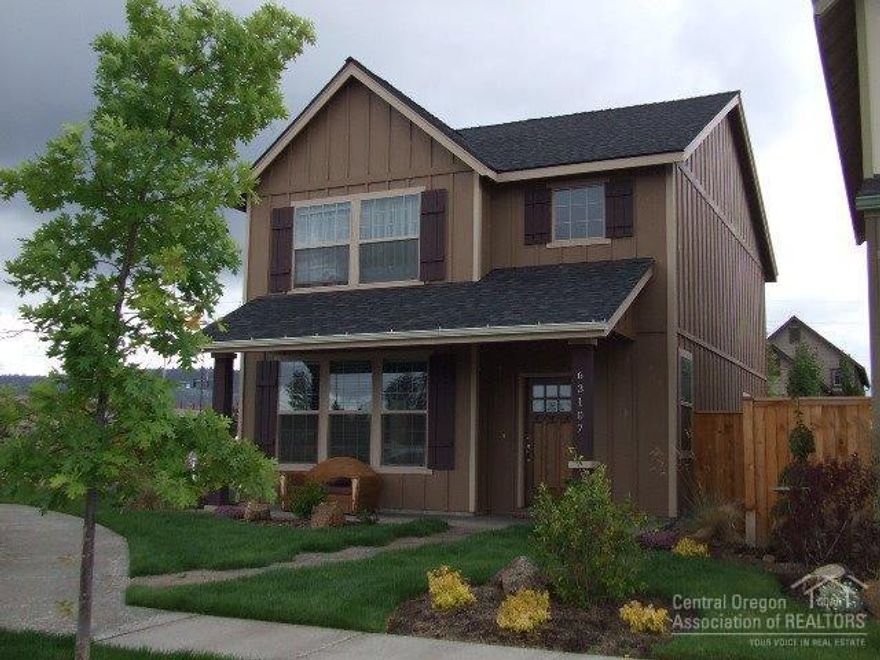 Don't Miss out on this well maintained home on corner lot. Kitchen includes stainless steel appliances, island with breakfast bar & knotty alder cabinets. Hand chiseled edge granite countertops throughout home. Landscaped & fenced with a large courtyard. Master bedroom has 2 walk in closets! Turnkey family home or investment property with all kitchen appliances, washer/dryer included. High Eff. gas furnace. Community park, neighborhood coffee shop/restaurant/market. New exterior paint 2017.